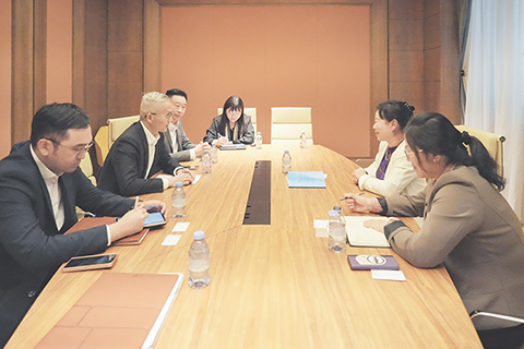 ◎ 代表團拜訪中國駐法國大使館。