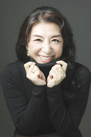 ◎ 日本歌手「BossaNova女王」小野麗莎將於七月三十、八月二日兩天分別在台灣高雄、台北舉辦《珍愛音樂之旅》巡迴演唱會。今年適逢生日周到台灣演出,小野麗莎希望與台灣歌迷一起分享音樂的珍貴時光。(香港中通社圖片)